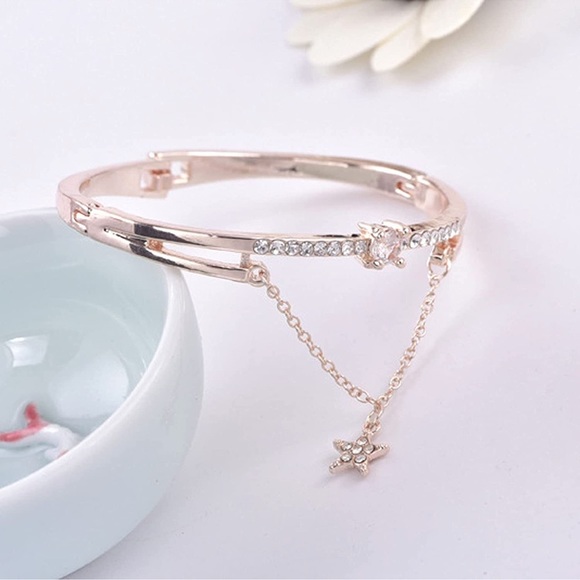 ⭐️ Pattern ❤️ Crystal Love Opening Bangle Bracelet - Picture 4 of 4